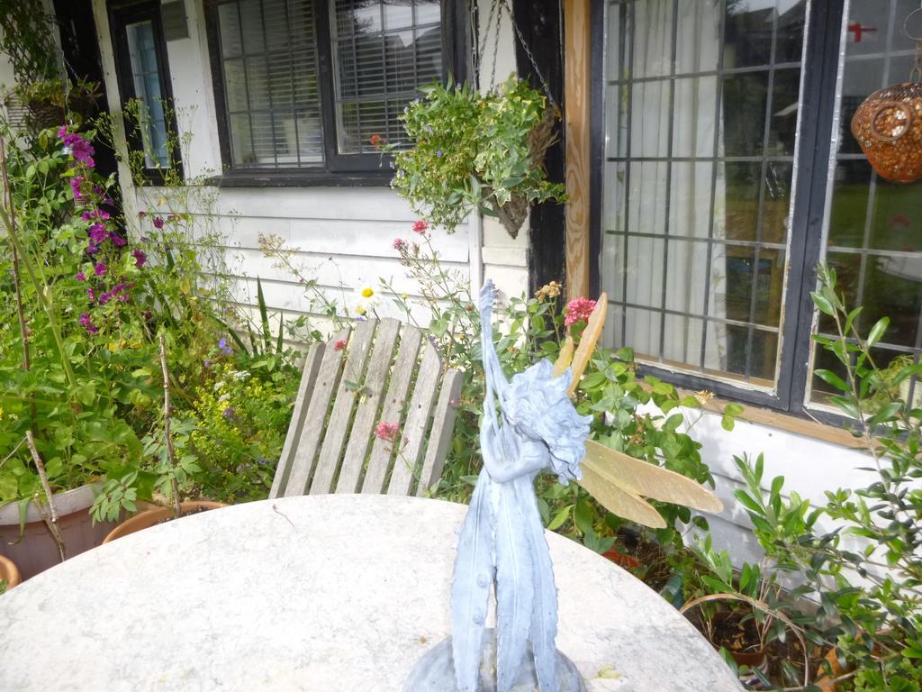 Church Hall Farm Bed And Breakfast Broxted Exterior foto