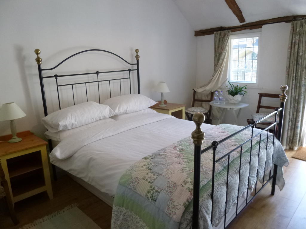 Church Hall Farm Bed And Breakfast Broxted Cameră foto